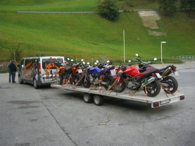  Motorradtransport bis 9 Personen und bikes